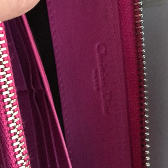 Christian Dior Wallet-authentic but used. - Picture 6 of 6
